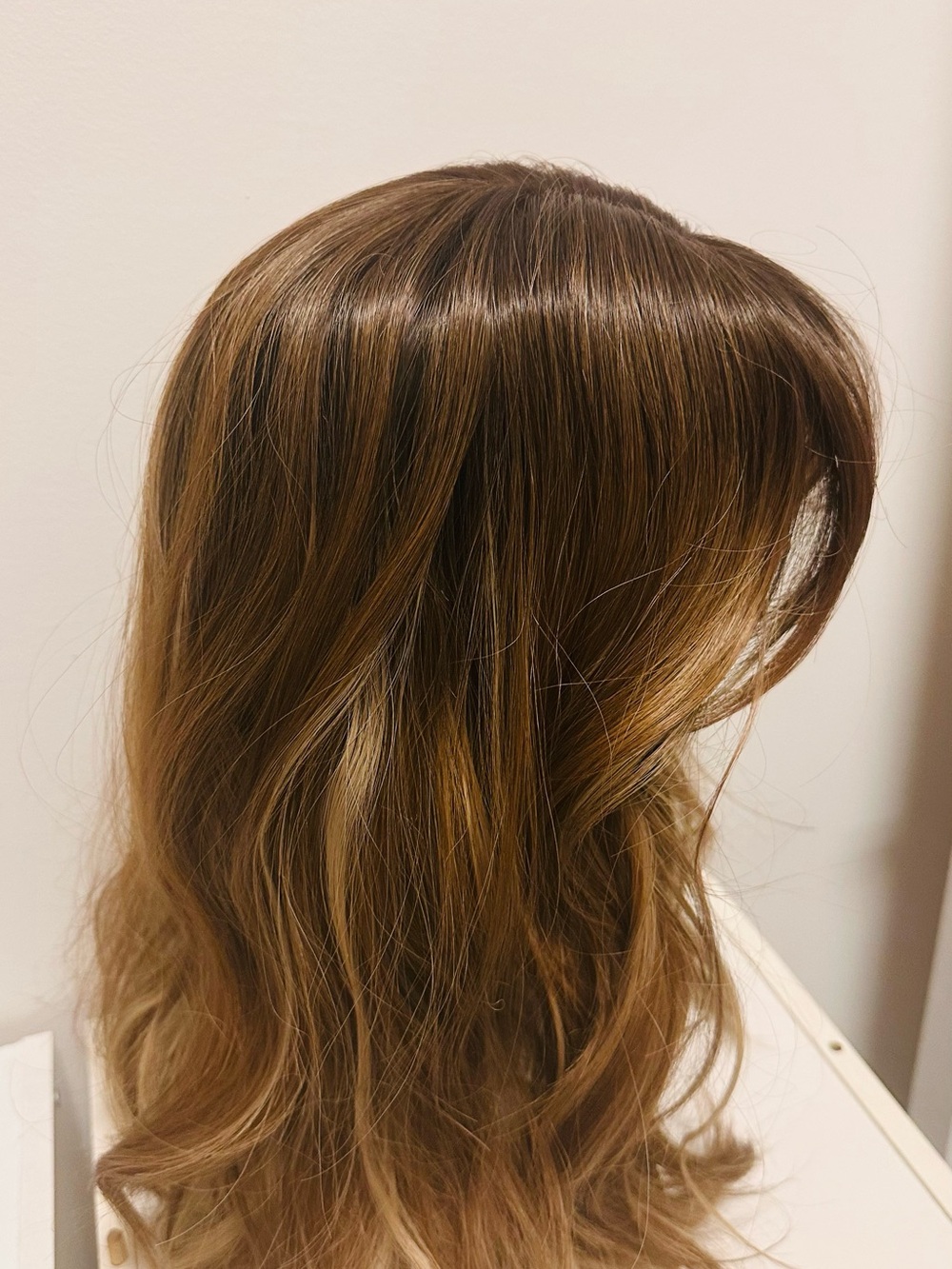Women's Long Wavy Synthetic Hair Wig in Light Brown Blend